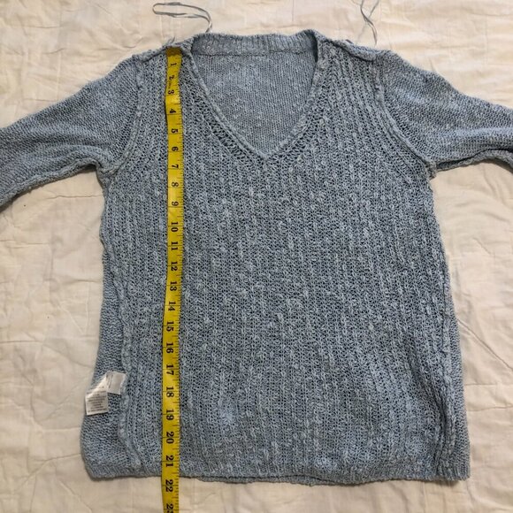 3/$25 ❥ Lightweight V-Neck Long Sleeve Sweater Size Small Light Blue Casual Work - Picture 15 of 16